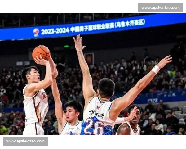 无锡队血染赛场！半场两将重伤退场仍强势领跑